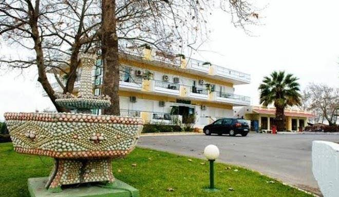 Paradise hotel