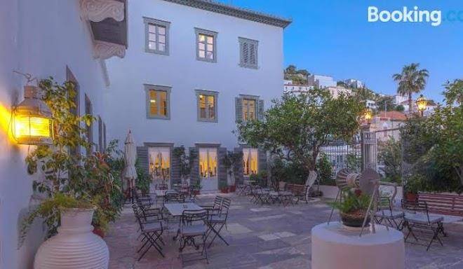 Hotel ydrousa