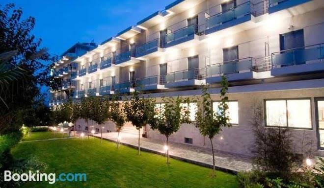 Saronis hotel