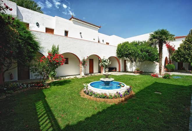 Castello rosso hotel