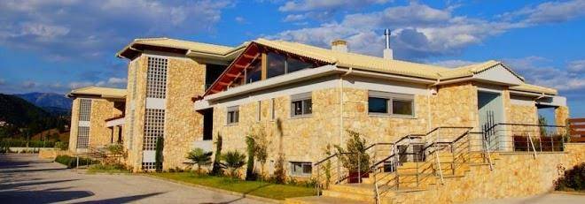 Hotel cavos near nafpaktos