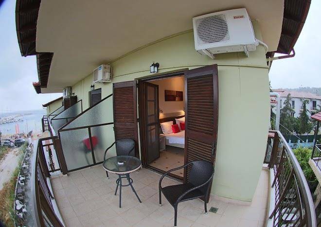 Hotel avra