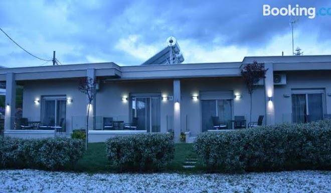 Vila cross plaza stavros