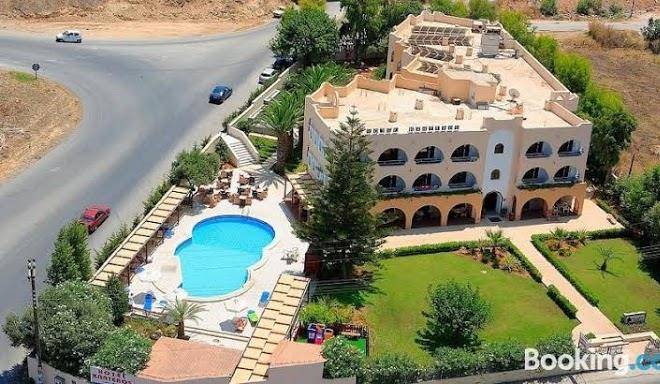 Karteros hotel