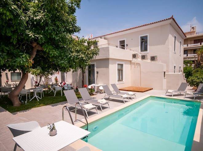Epavli hotel