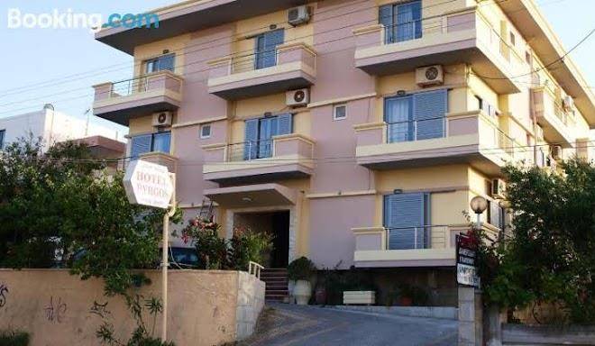 Hotel pyrgos