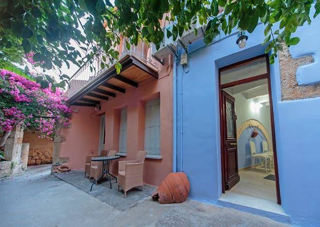 Kasteli Suites Image