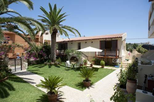 Nikolas Suites Image