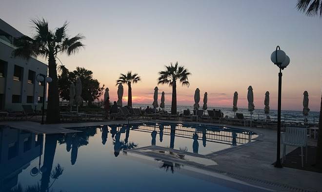 Bomo rethymno beach