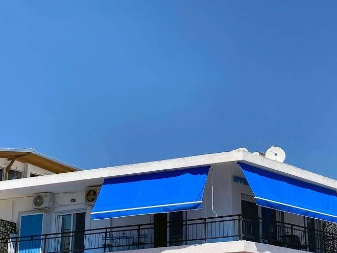 Upper deck apt
