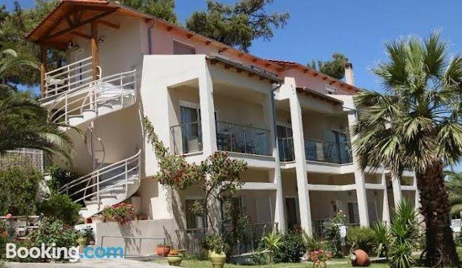 Tarsanas luxurious studios