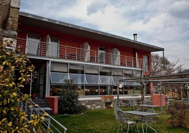 Hotel gefiri plakas