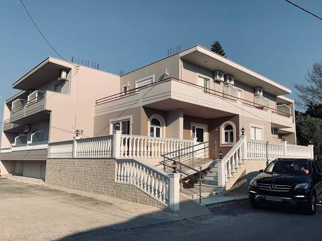 Hotel fotini