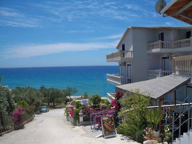 Hotel mesogeios 2000