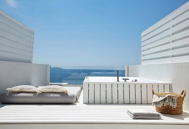 Lichnos beach hotel & suites