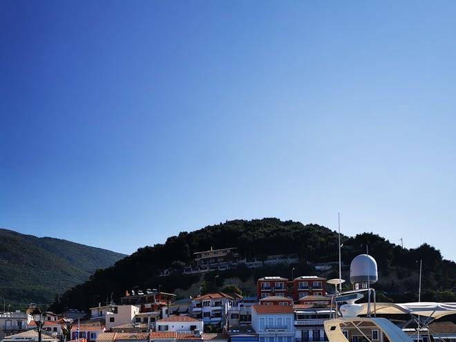 Paradeisos