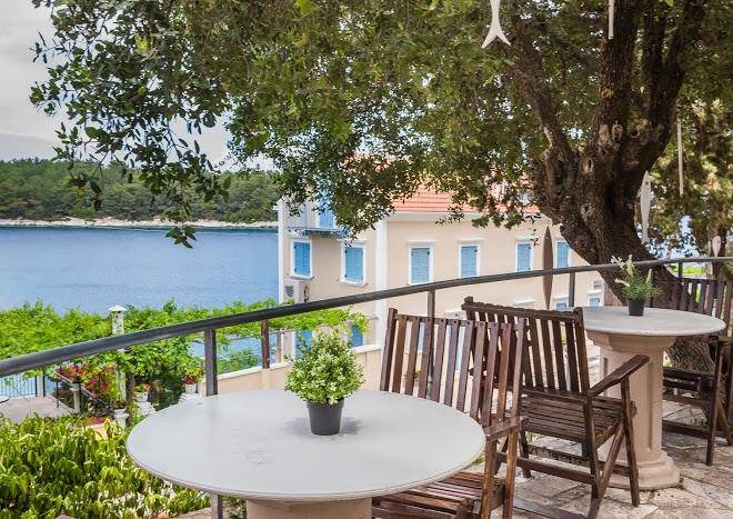 Faros luxury suites adults only