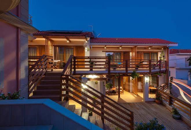 Ekati mare boutique hotel & suites