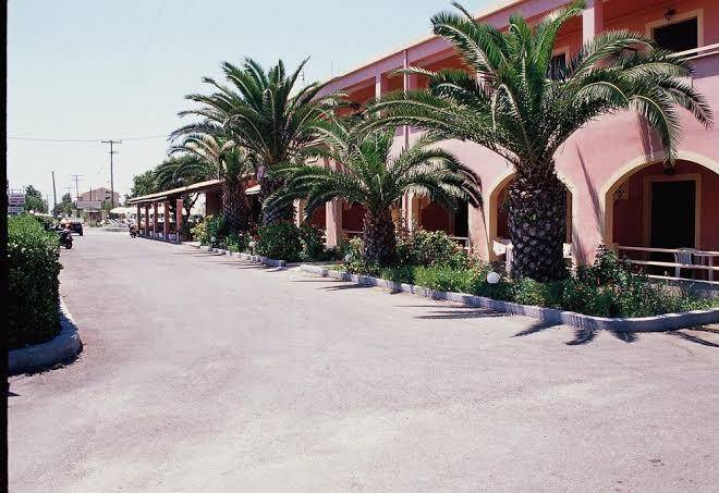 Tzevenos hotel apts