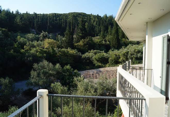 Lagkada suites