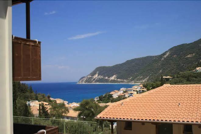 Lefkas petra