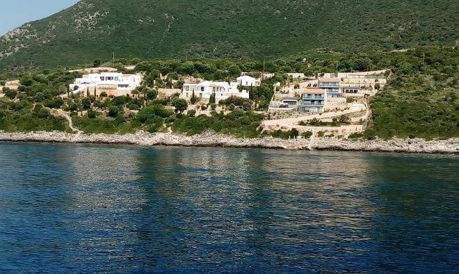 Mikros gialos beach resort