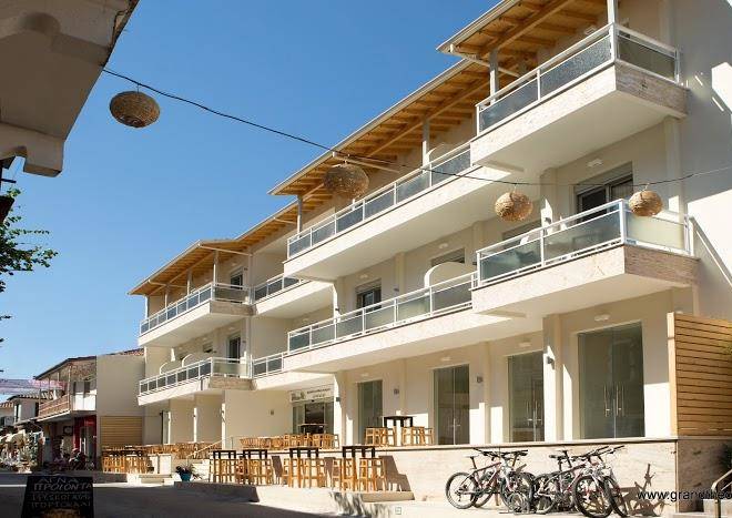 Theoni hotel