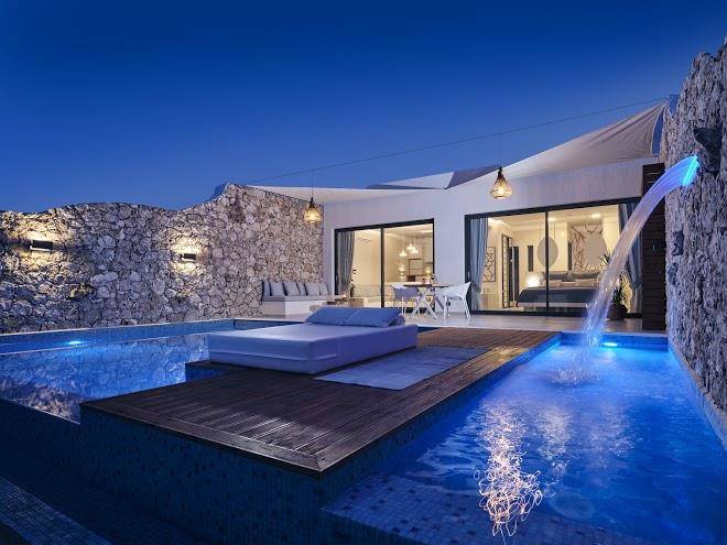 Emerald caves suites