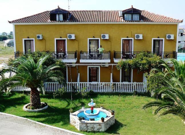 Plubis studios and pool bar