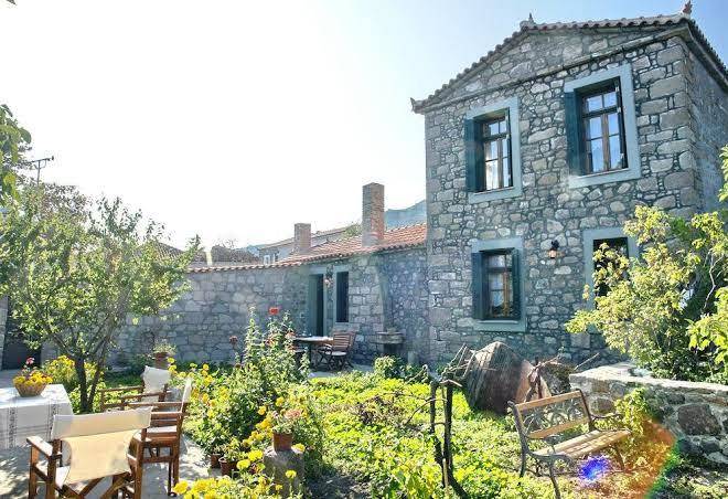 Artemis Traditional Hotel Image