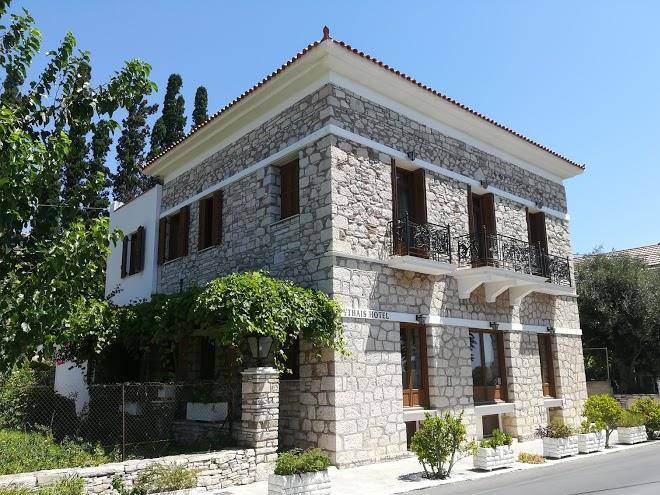 Pythais hotel