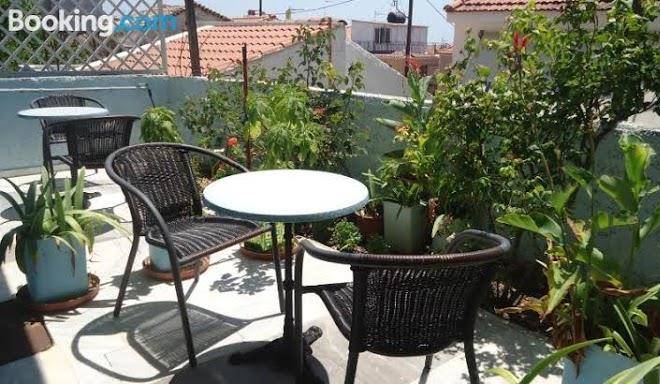 Zorbas hotel & studios