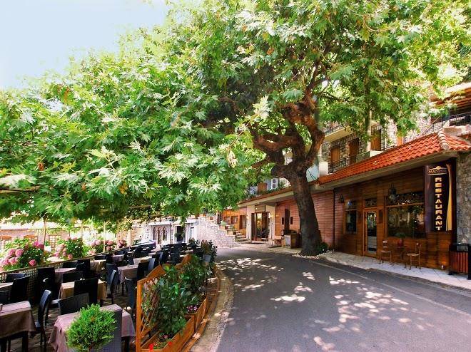 Maniatis restaurant
