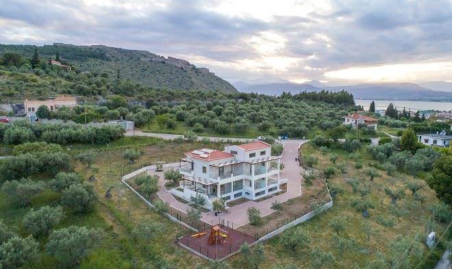 Nafplia terra