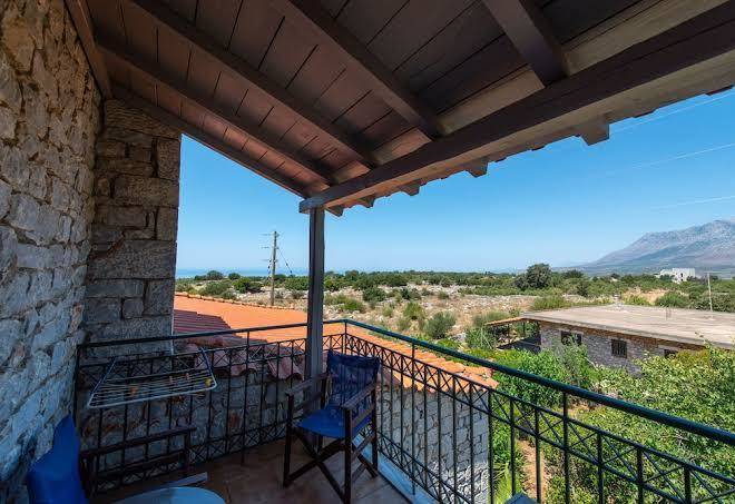 Kastro Maini Hotel Image