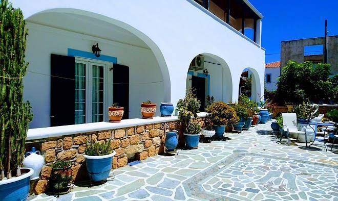 Studios nikolos