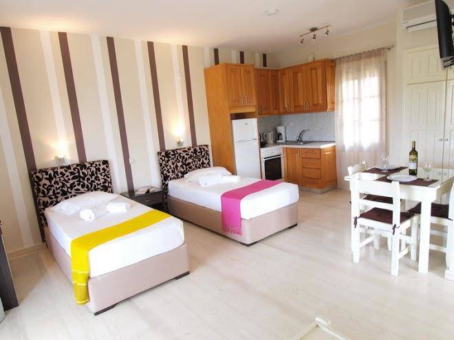Angela studios stoupa