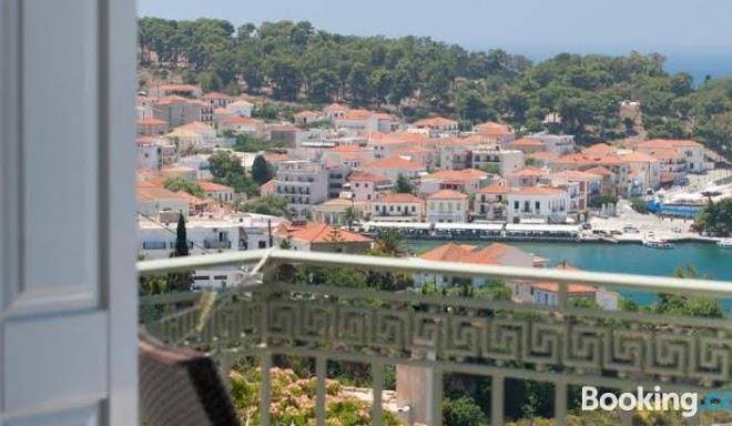 Hotel Studios Anezina Image