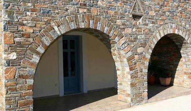 Augustis suites