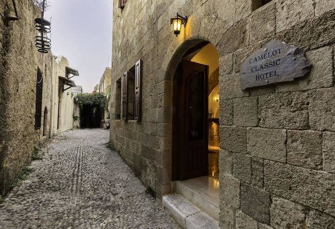Camelot traditional & classic hotel