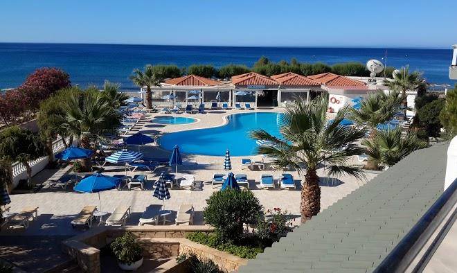Elvita hotel beach restaurant