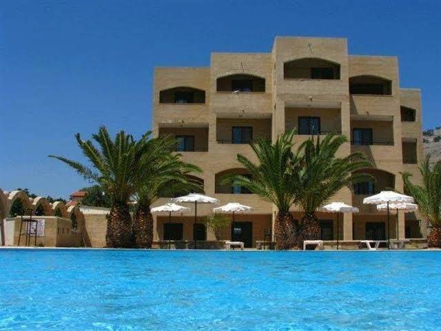 Flora beach hotel
