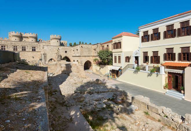 Nikos takis fashion hotel