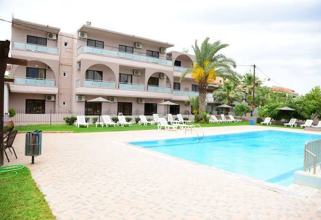 Rose hotel