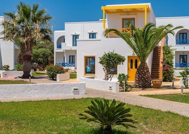 Maltezana beach hotel restaurant & pool bar