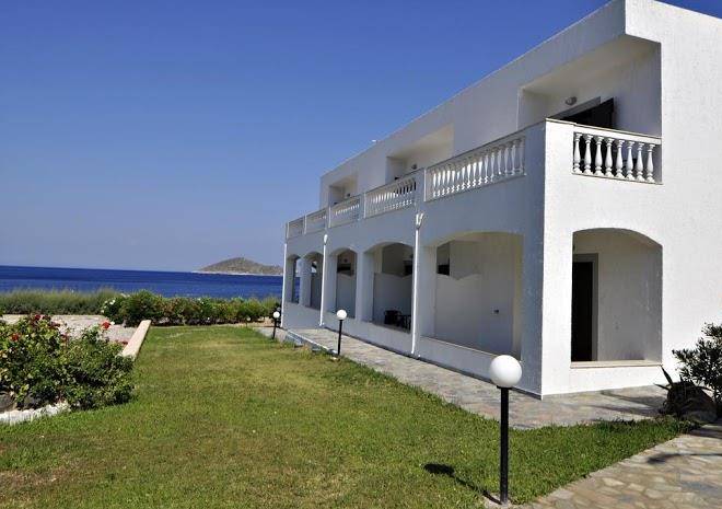 Tony's beach hotel