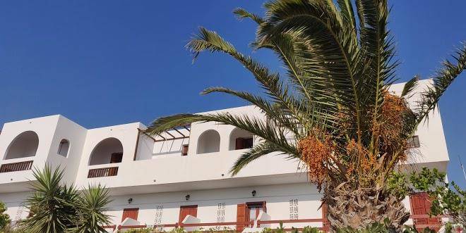 Lakki beach hotel and studios