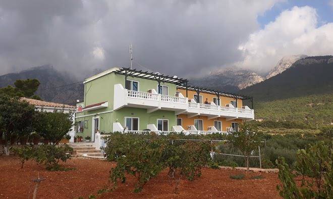 Lefkorama hotel