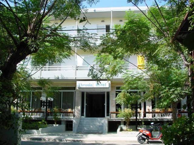 Theonia hotel