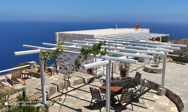 Marry Sifnos Studio Image